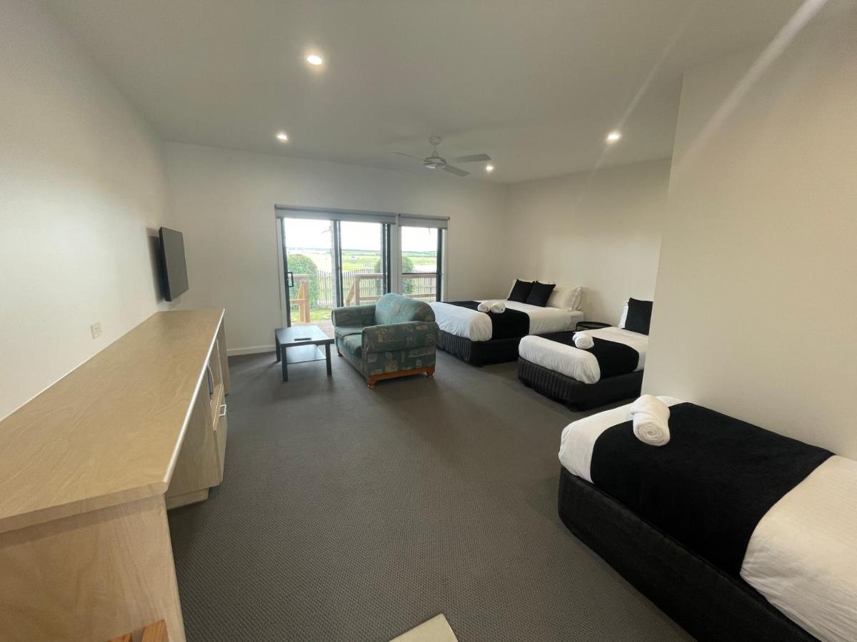 Inverloch Motel Bagian luar foto