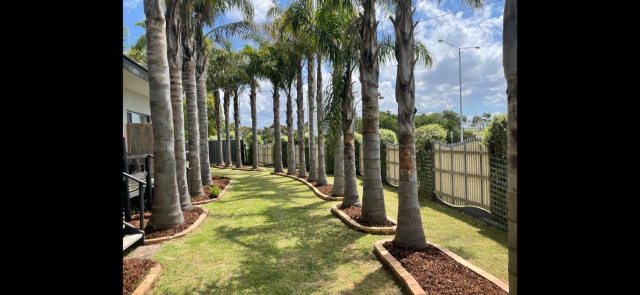 Inverloch Motel Bagian luar foto