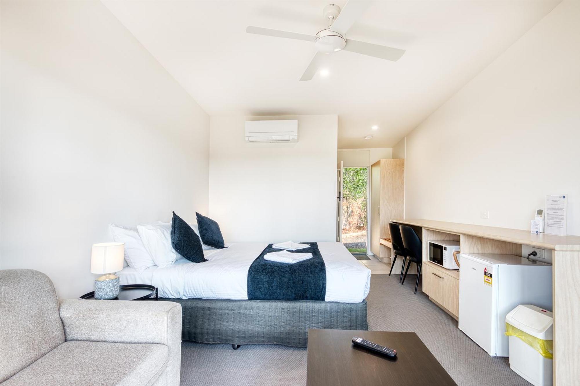 Inverloch Motel Bagian luar foto