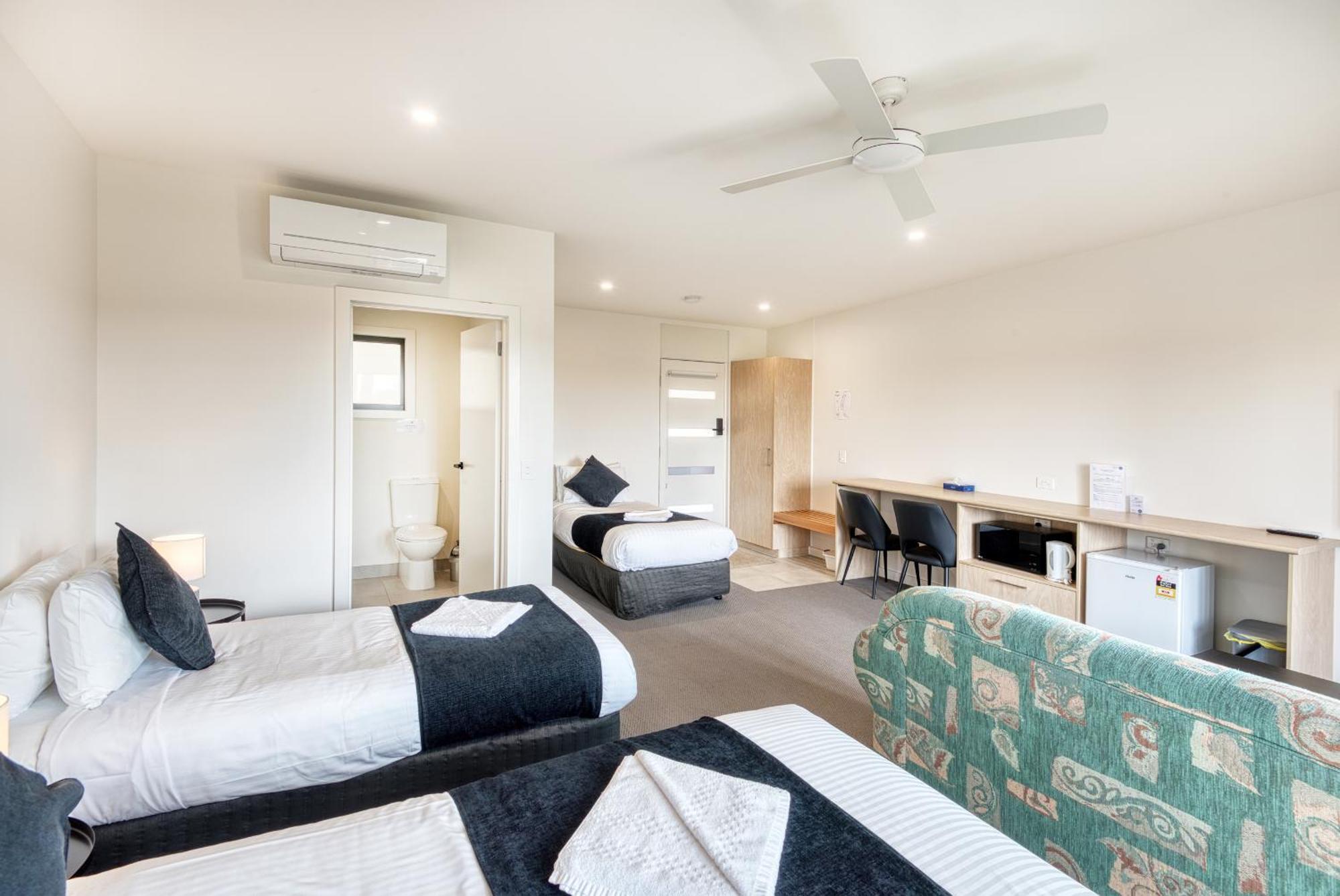 Inverloch Motel Bagian luar foto