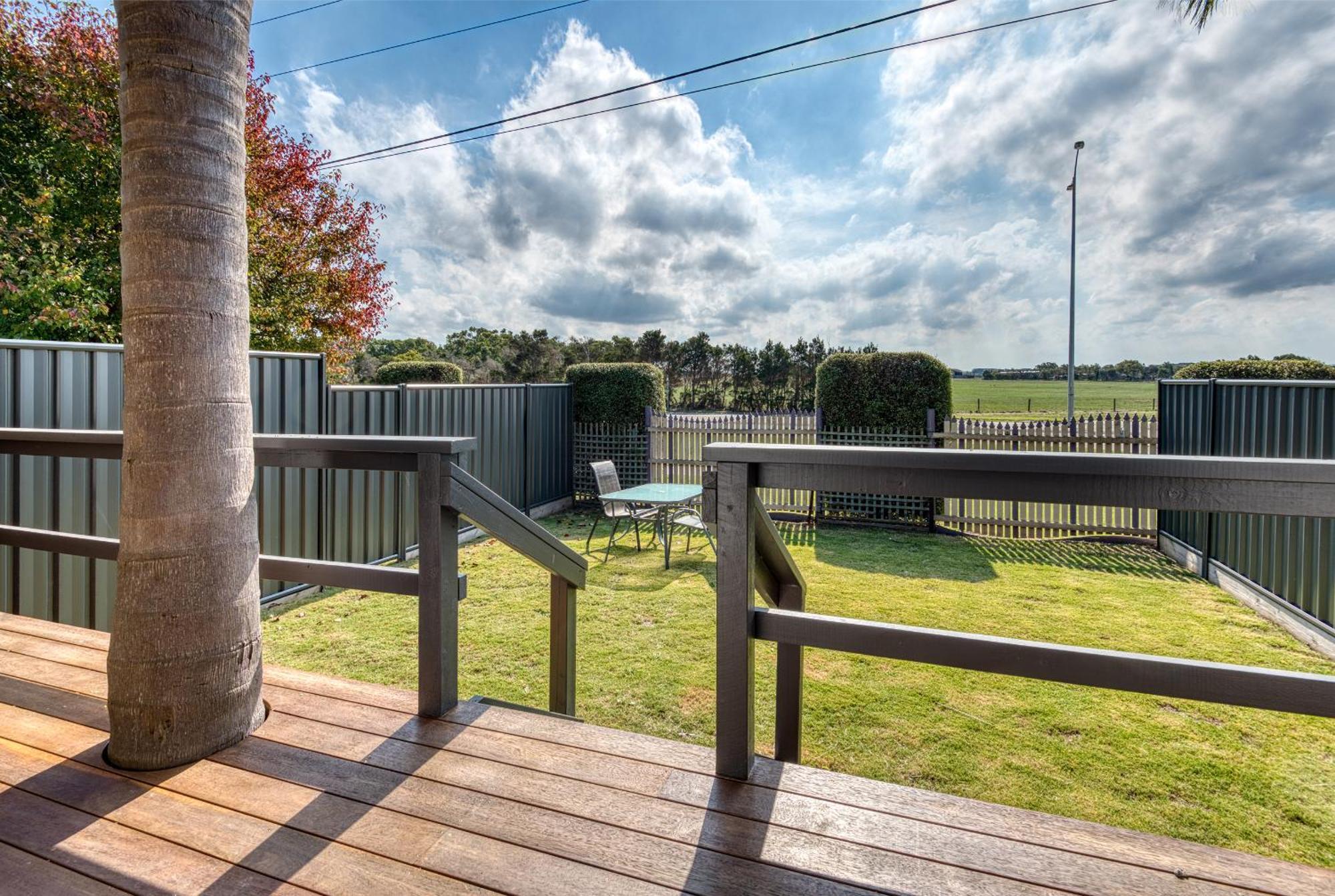 Inverloch Motel Bagian luar foto