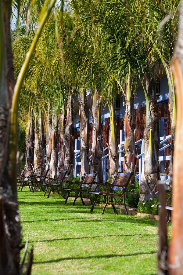 Inverloch Motel Bagian luar foto