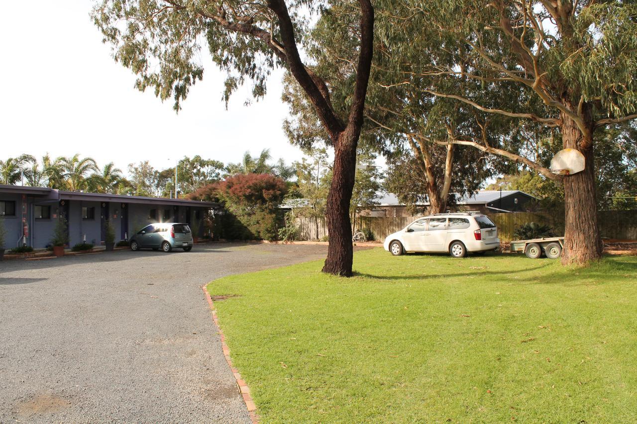 Inverloch Motel Bagian luar foto