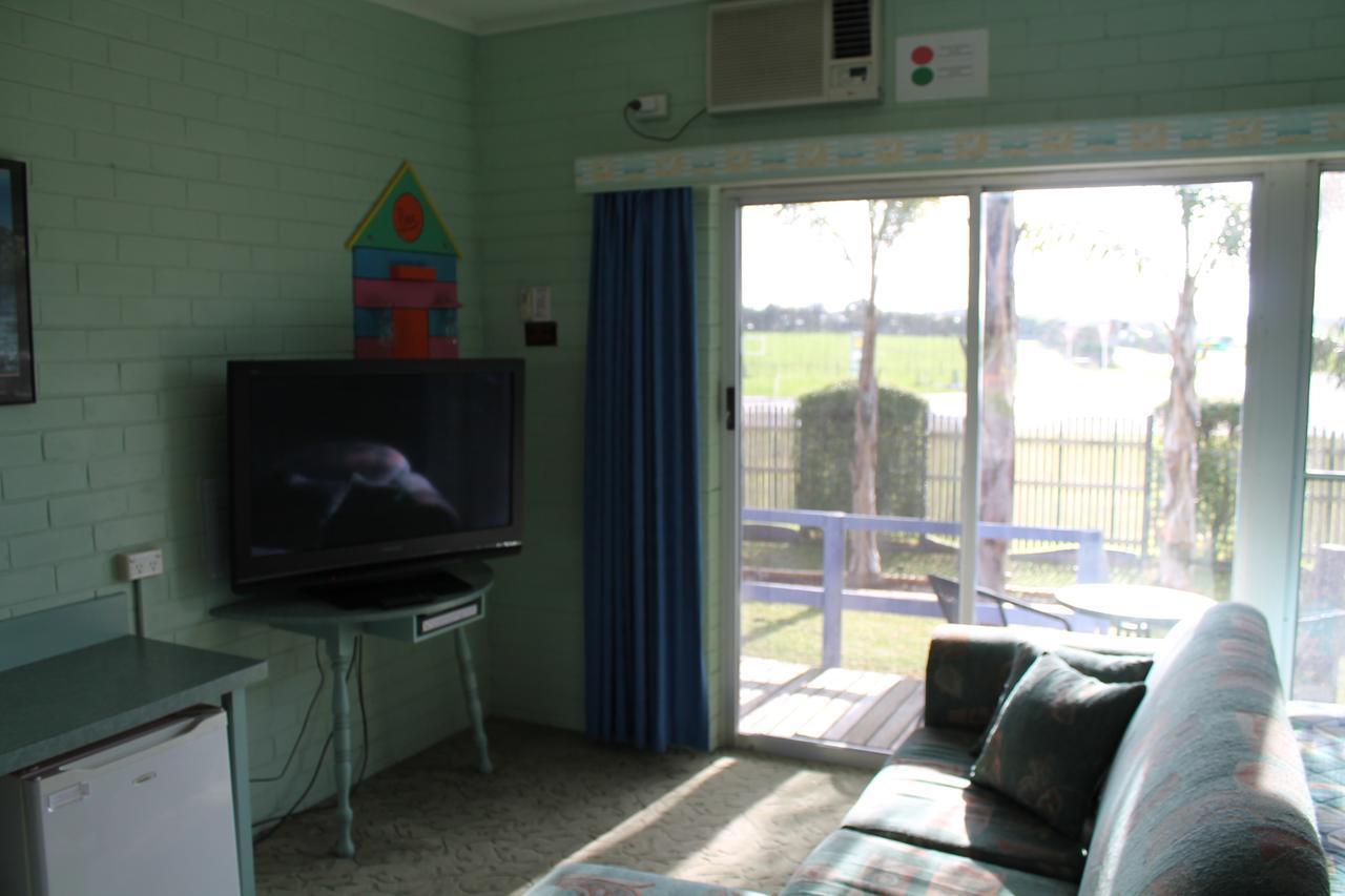 Inverloch Motel Bagian luar foto