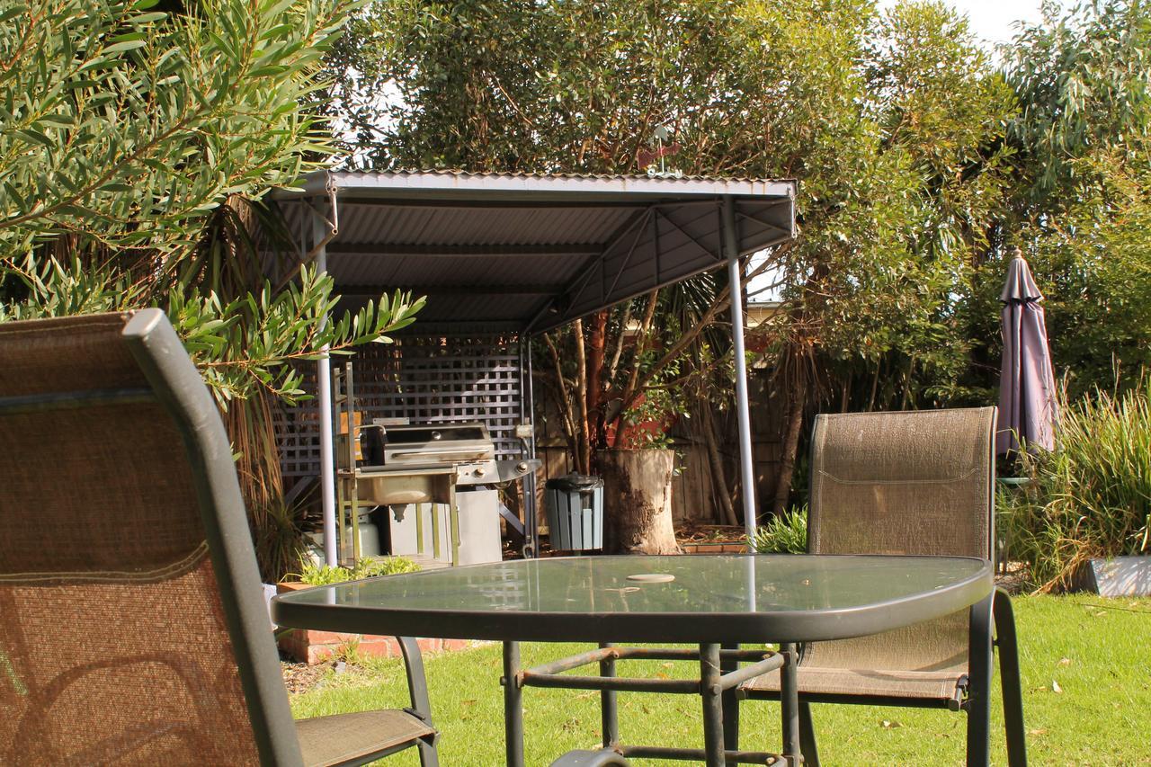Inverloch Motel Bagian luar foto